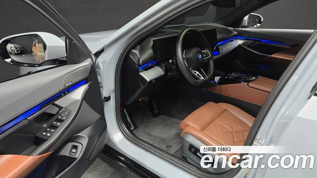BMW 5-Series 2024 — photo 10