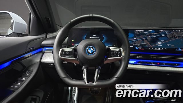 BMW 5-Series 2024 — photo 12