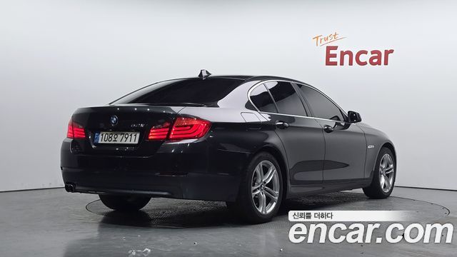 BMW 5-Series 2012 — photo 2