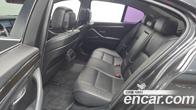 BMW 5-Series 2012 — photo 18
