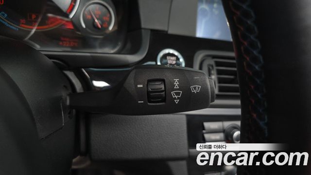 BMW 5-Series 2012 — photo 28
