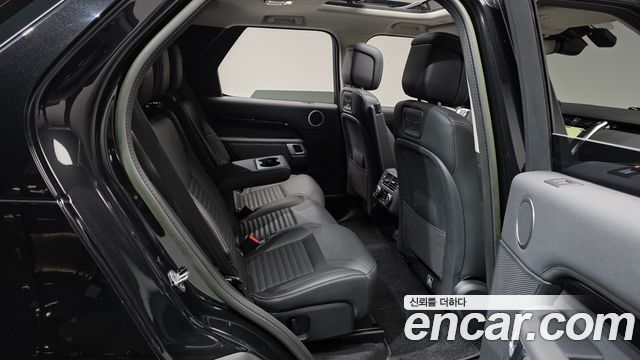 Land Rover Discovery 2023 — photo 18