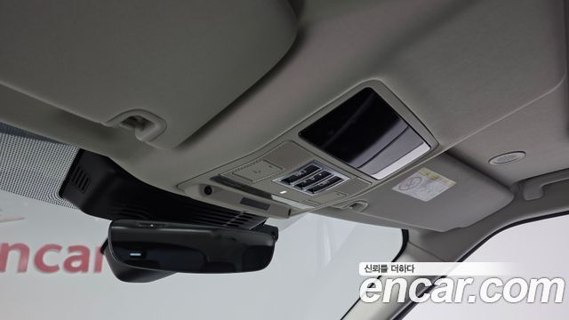 Land Rover Discovery 2023 — photo 22