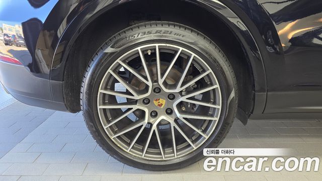 Porsche Cayenne 2021 — photo 5