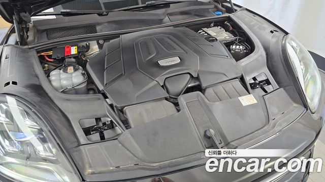 Porsche Cayenne 2021 — photo 6