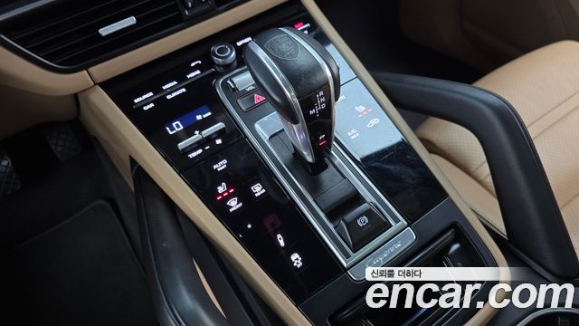 Porsche Cayenne 2021 — photo 9