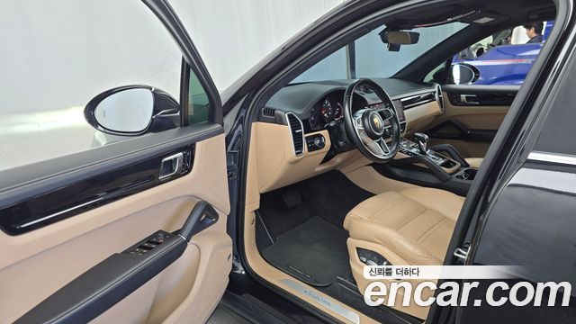 Porsche Cayenne 2021 — photo 10