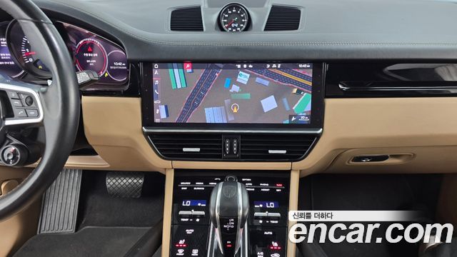 Porsche Cayenne 2021 — photo 13