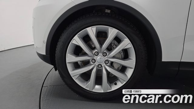 Land Rover Discovery 2023 — photo 5