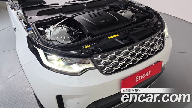 Land Rover Discovery 2023 — photo 6
