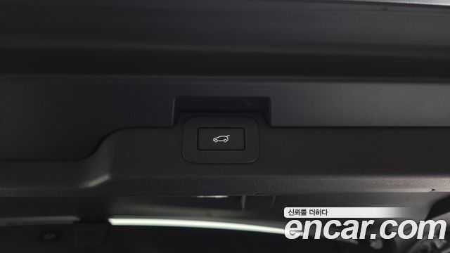 Land Rover Discovery 2023 — photo 35