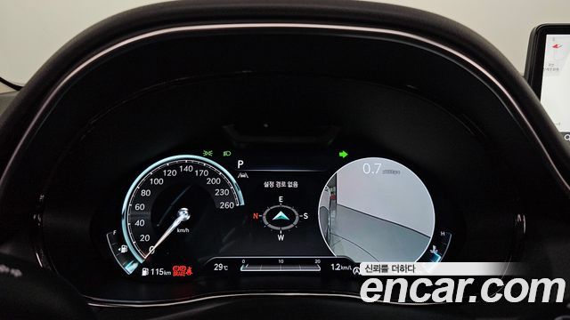Genesis GV70 2023 — photo 11