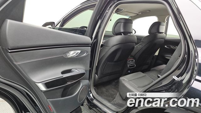 Genesis GV70 2023 — photo 16