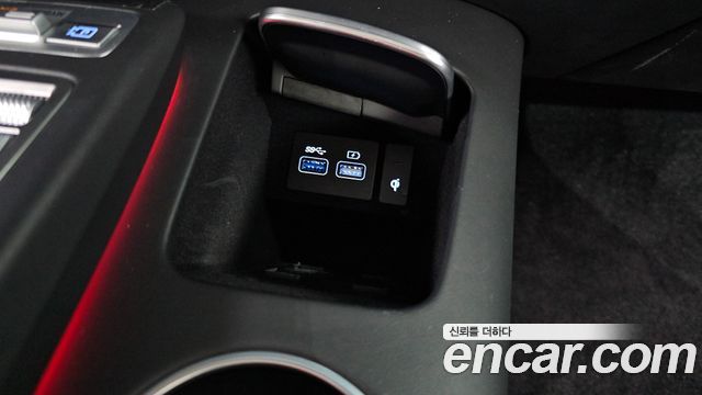 Genesis GV70 2023 — photo 27