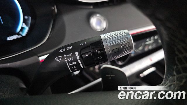Genesis GV70 2023 — photo 29