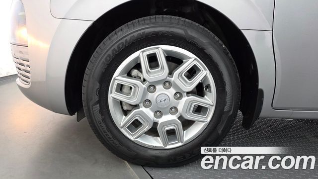 Hyundai Staria 2023 — photo 5