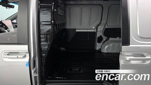 Hyundai Staria 2023 — photo 11