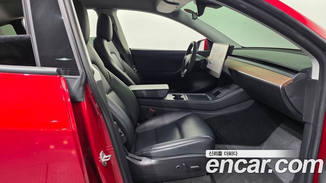 Tesla Model Y 2021 — photo 17