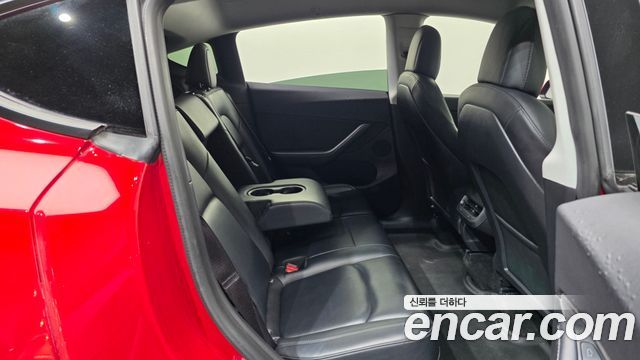 Tesla Model Y 2021 — photo 18