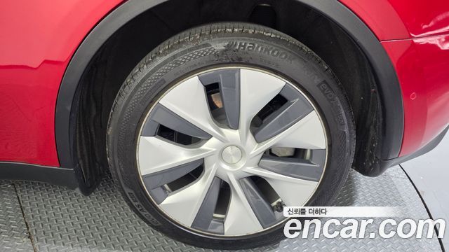 Tesla Model Y 2021 — photo 7