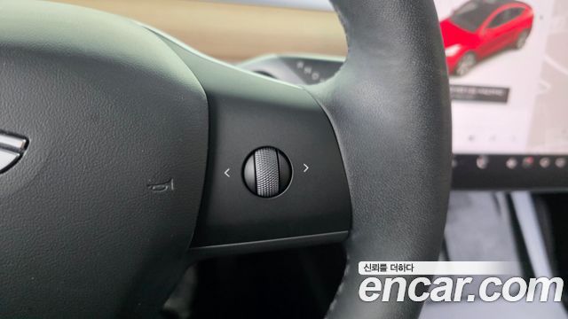 Tesla Model Y 2021 — photo 27