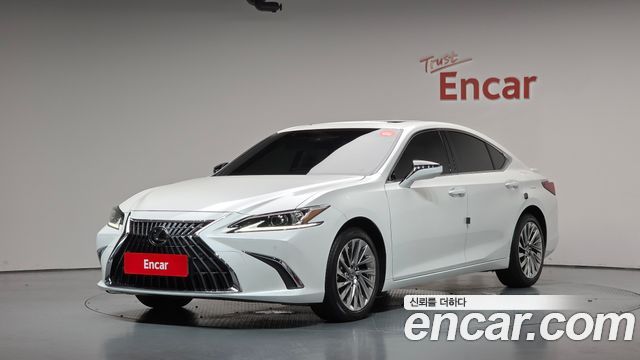 Lexus ES 2025 — photo 1