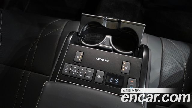Lexus ES 2025 — photo 24