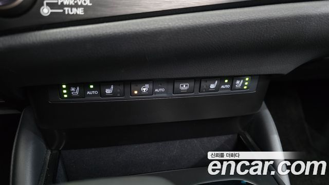Lexus ES 2025 — photo 30