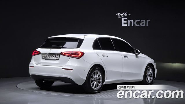 Mercedes-Benz A-Class 2020 — photo 2