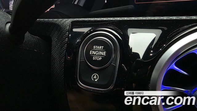 Mercedes-Benz A-Class 2020 — photo 6