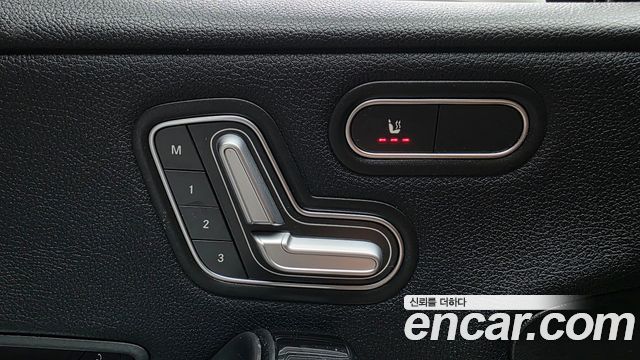 Mercedes-Benz A-Class 2020 — photo 21