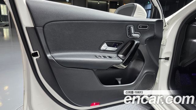 Mercedes-Benz A-Class 2020 — photo 22