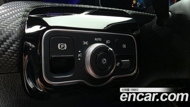 Mercedes-Benz A-Class 2020 — photo 9