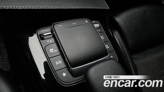 Mercedes-Benz A-Class 2020 — photo 14