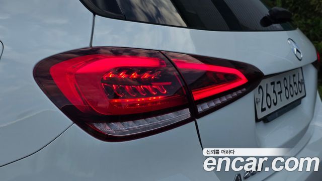 Mercedes-Benz A-Class 2020 — photo 29