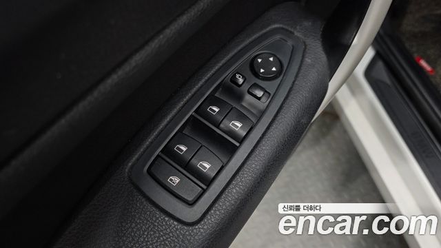 BMW 1-Series 2017 — photo 12