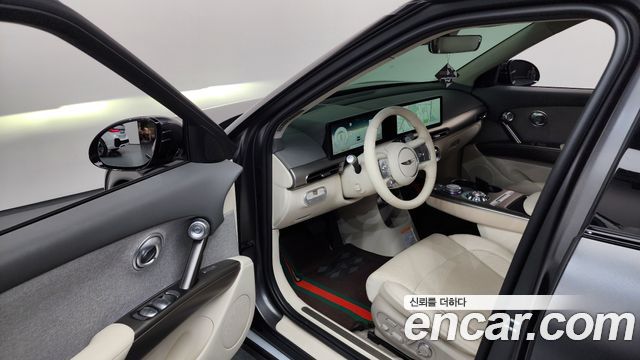Genesis GV60 2022 — photo 13