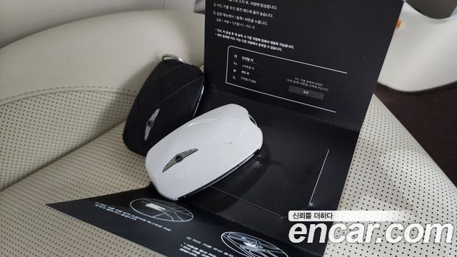 Genesis GV60 2022 — photo 22