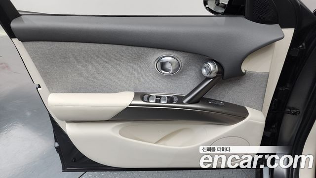 Genesis GV60 2022 — photo 14