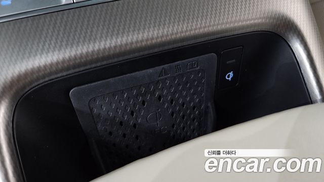 Genesis GV60 2022 — photo 36
