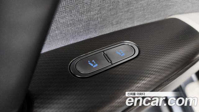 Genesis GV60 2022 — photo 38