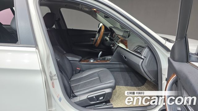 BMW 3-Series 2015 — photo 10