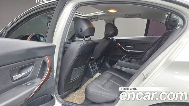 BMW 3-Series 2015 — photo 18