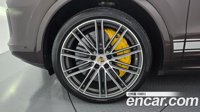 Porsche Cayenne 2021 — photo 5