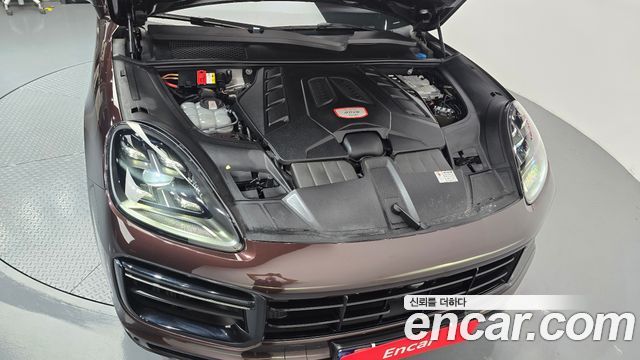 Porsche Cayenne 2021 — photo 6