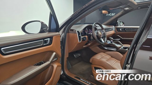 Porsche Cayenne 2021 — photo 13
