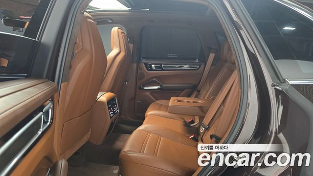 Porsche Cayenne 2021 — photo 17