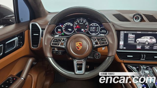 Porsche Cayenne 2021 — photo 18