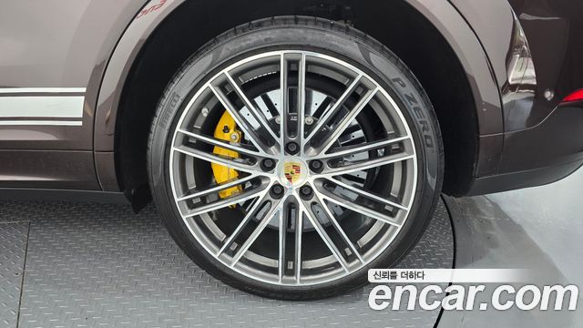 Porsche Cayenne 2021 — photo 7