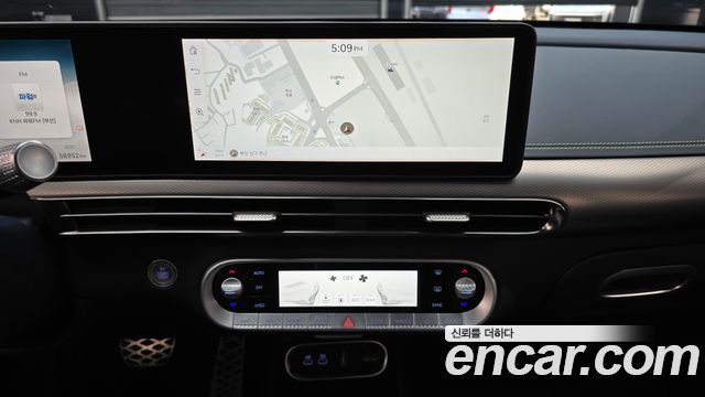 Genesis GV60 2022 — photo 22